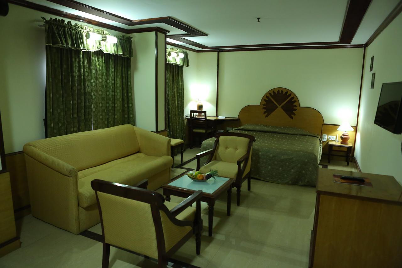 The Surya, Cochin Hotel Angamaly Eksteriør billede