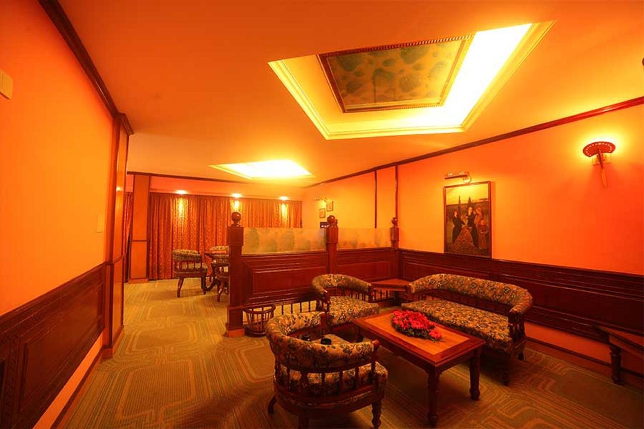 The Surya, Cochin Hotel Angamaly Eksteriør billede