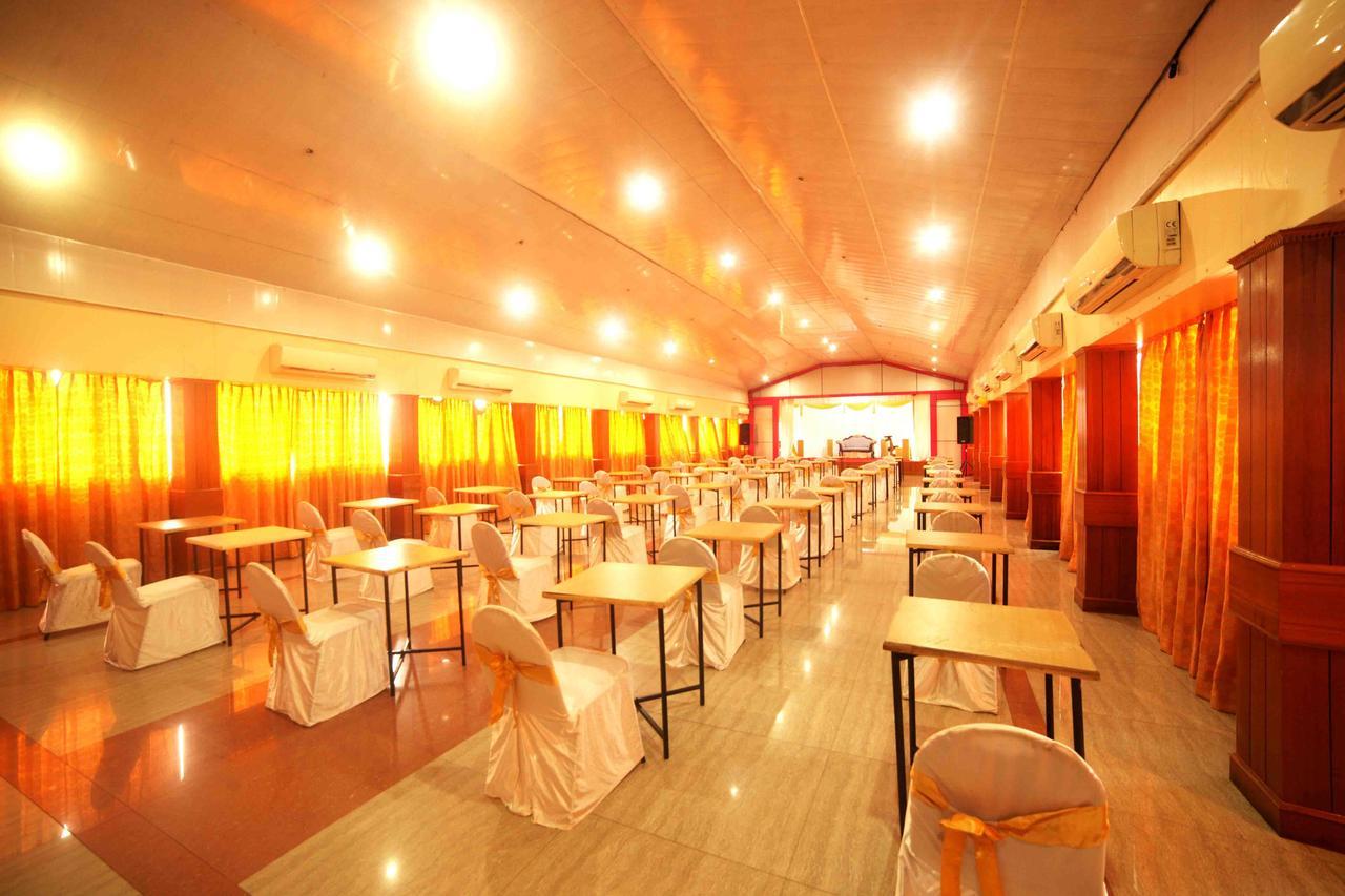 The Surya, Cochin Hotel Angamaly Eksteriør billede
