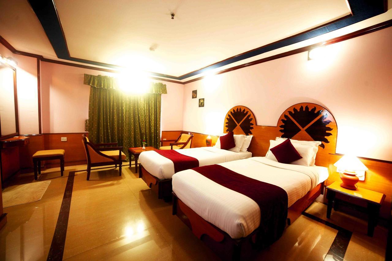 The Surya, Cochin Hotel Angamaly Eksteriør billede