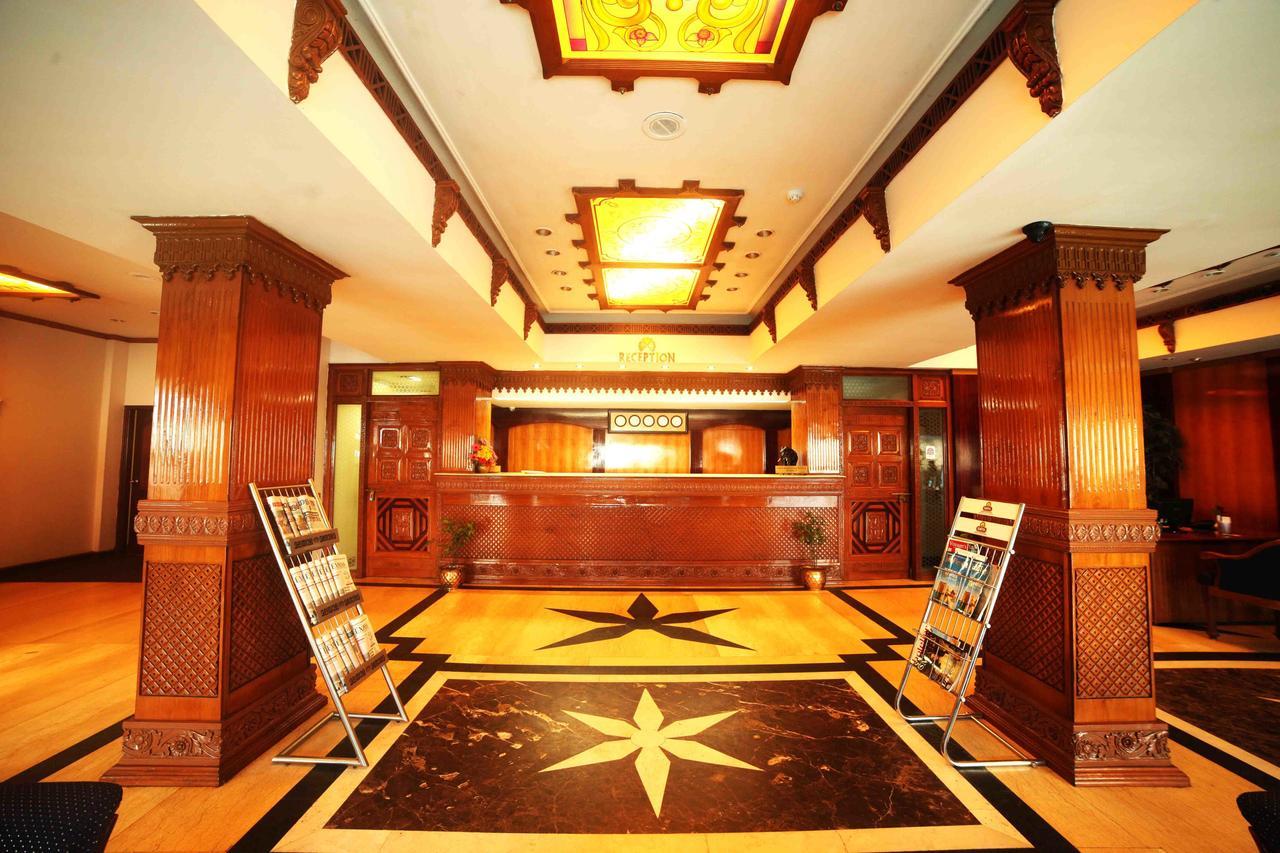 The Surya, Cochin Hotel Angamaly Eksteriør billede