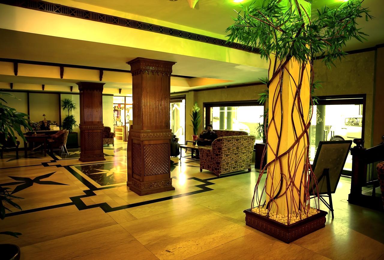 The Surya, Cochin Hotel Angamaly Eksteriør billede